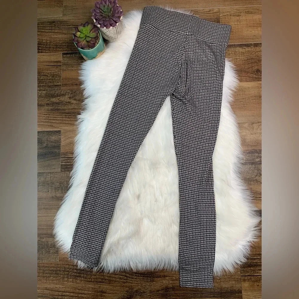 Lou & Grey Houndstooth Ponte Leggings - Picture 6 of 6